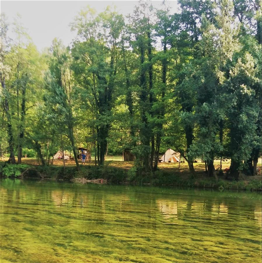 Hotel Robinson Camp Kupa - Juratovicki Brig Netretic Exteriér fotografie