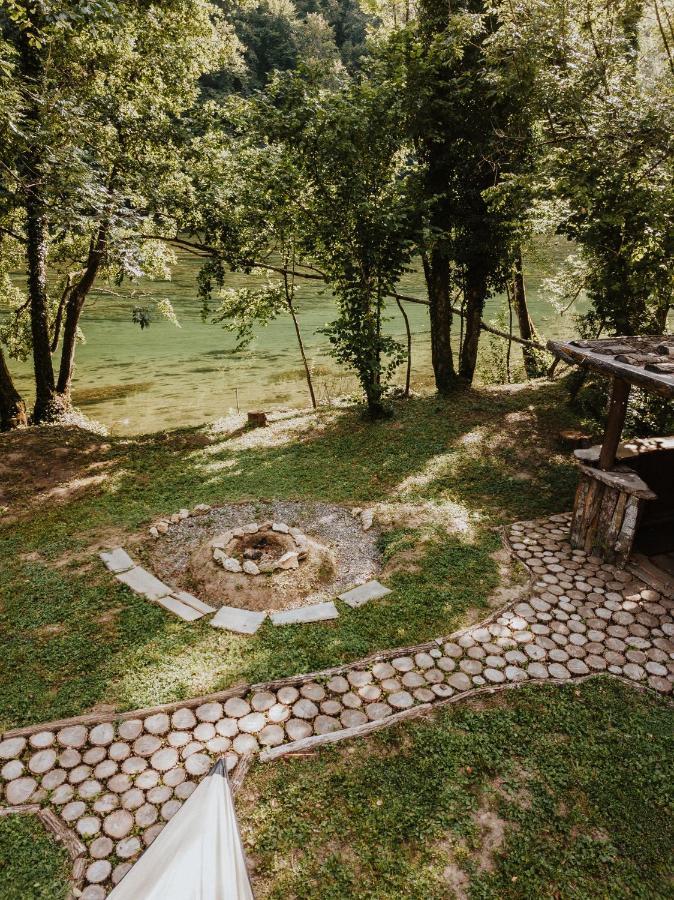 Hotel Robinson Camp Kupa - Juratovicki Brig Netretic Exteriér fotografie