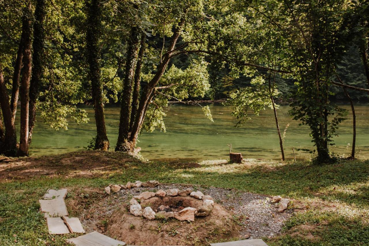 Hotel Robinson Camp Kupa - Juratovicki Brig Netretic Exteriér fotografie